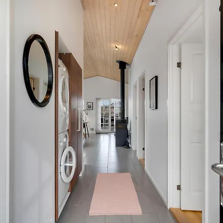 Stylish At Folle With Sea Glimpse And Spacious Terraces *