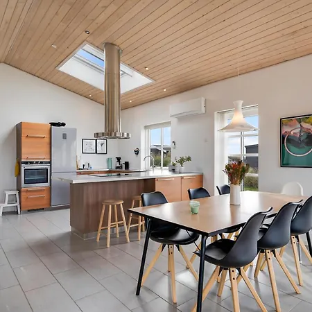 Stylish At Folle With Sea Glimpse And Spacious Terraces Feriehus