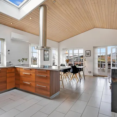 Stylish At Folle With Sea Glimpse And Spacious Terraces Rønde