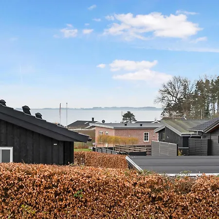 Stylish At Folle With Sea Glimpse And Spacious Terraces Feriehus Rønde